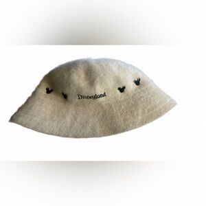 Disney cream/beige bucket hat with Iconic Embroidery